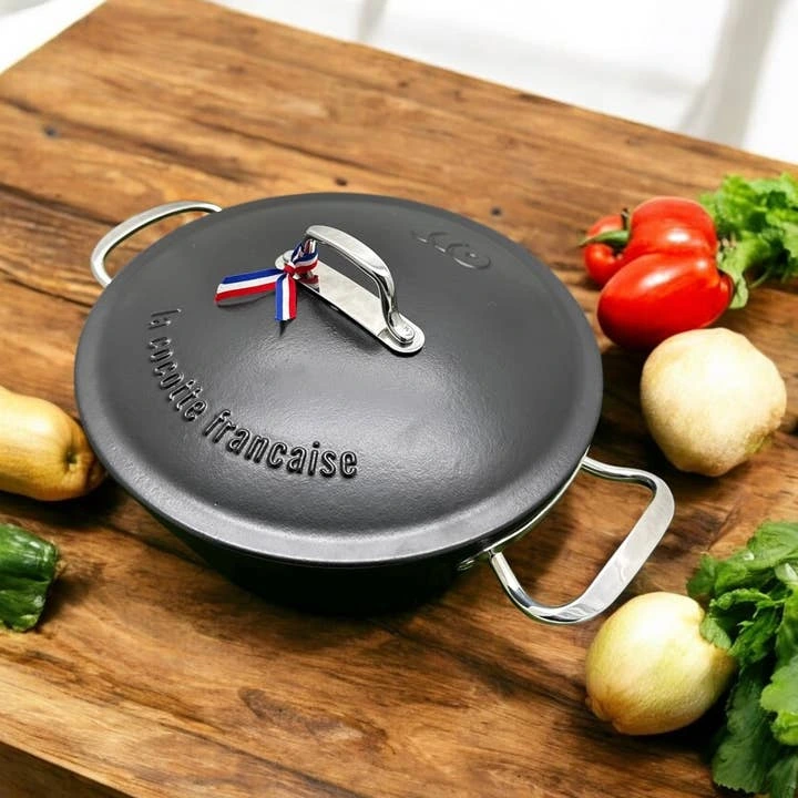 Enameled Cast Iron Casserole (26 cm) Intense Black- La Cocotte Francaise